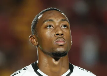 Além do Shabab Al-Ahli, outros clubes do Oriente Médio têm interesse em Luiz Gustavo.