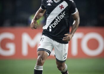 Paulo Henrique se destaca nos rankings de dribles bem-sucedidos e de duelos vencidos entre os atletas da Série A em 2025