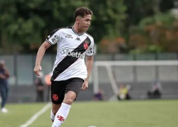 Vasco busca indenização monetária para liberar Paulo Ricardo ao Atlético-MG