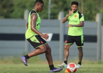 Lucas Eduardo diz não a oferta de clube ucraniano e continua no Vasco