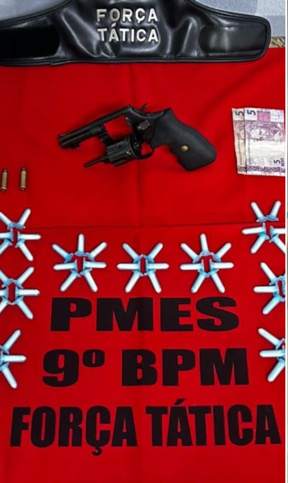 20250806-144635-1-61-campeao-pelo-vasco-yago-e-preso-com-posse-de-arma-e-drogas-no-es-foto-pmes-e-cr-vasco Campeão pelo Vasco, Yago é preso com posse de arma e drogas no ES — Foto: PMES e CR Vasco