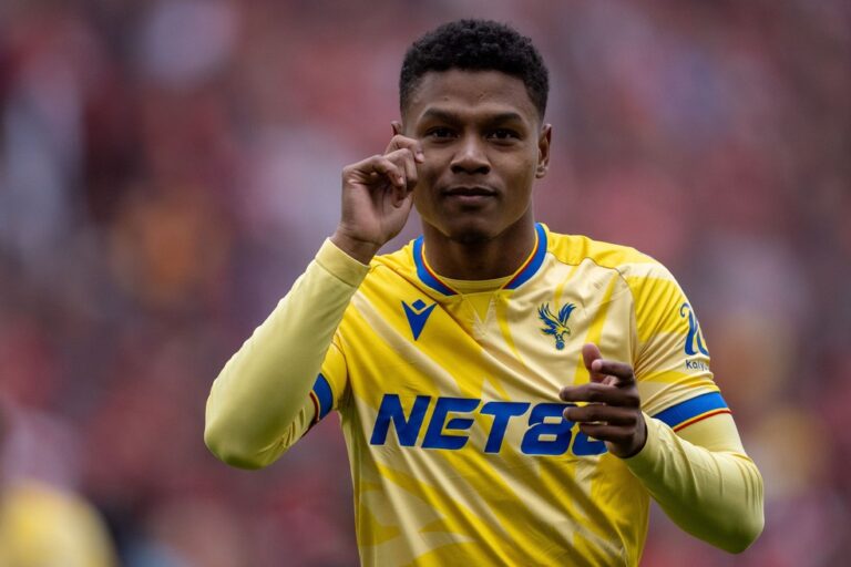 Matheus França em ação pelo Crystal Palace — Foto: Sebastian Frej/Getty Images