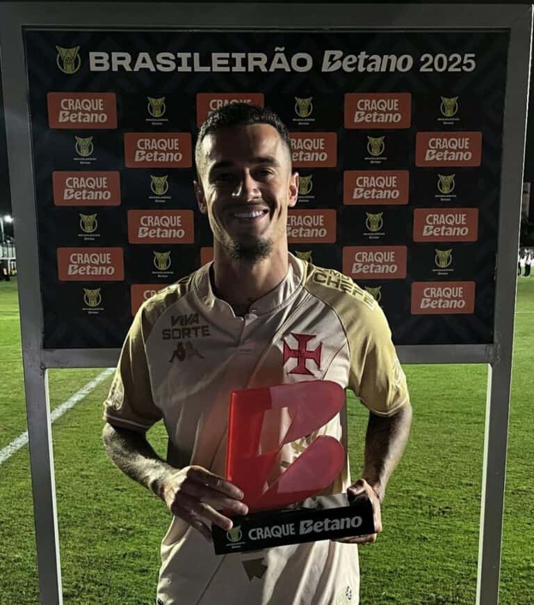 Camisa do jogador do Vasco com logo.