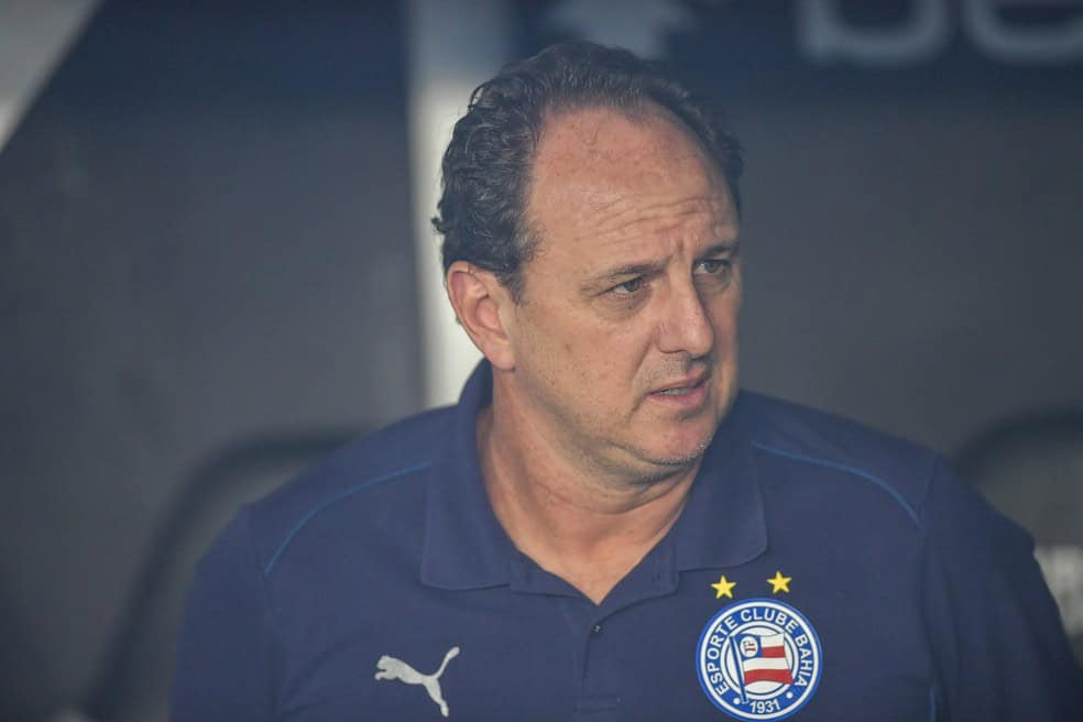 20250925-113955-1-20-rogerio-ceni-bahia-vasco-foto-thiago-ribeiroagif Sergio Rochet com uniforme do Vasco da Gama.