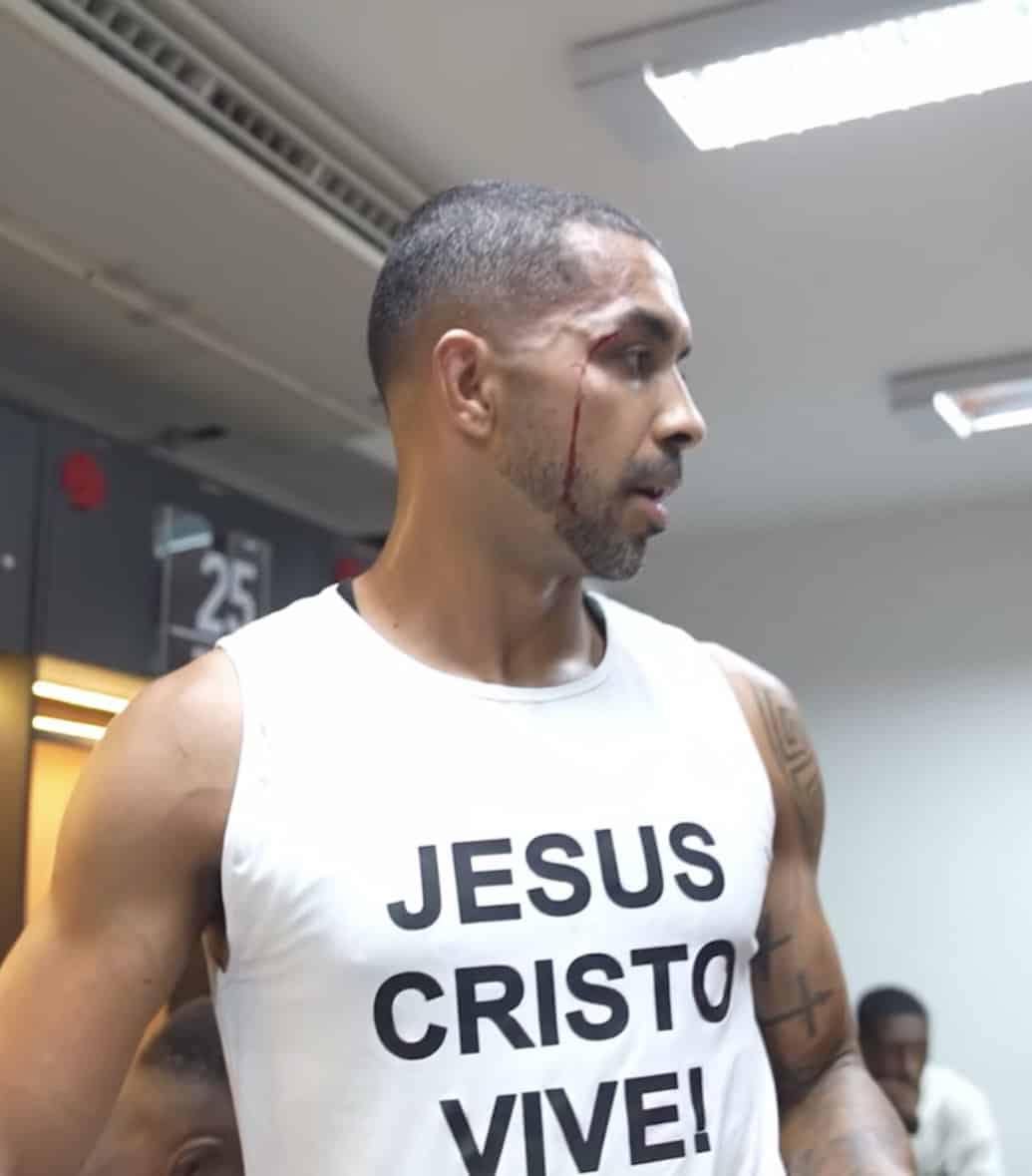 Jogo do Vasco com jogador machucado.