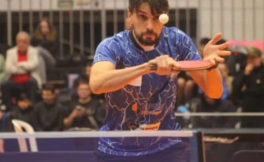 Filename: jogador-de-tenis-de-mesa-em-acao.jpg.