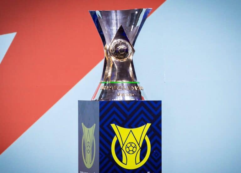 Troféu da Copa do Brasil 2023 em exibição.