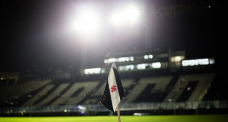Bandeira do Vasco na arquibancada do estádio.