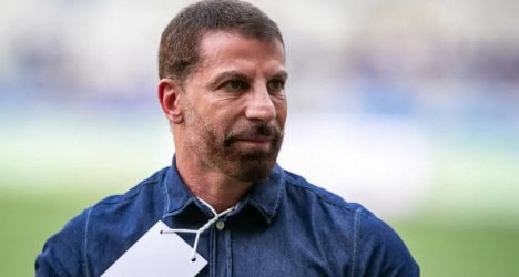 Treinador do Vasco em campo.