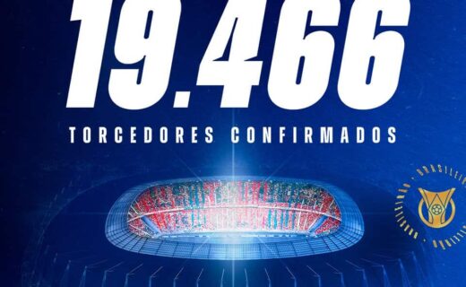 Torcedores comemorando estádio do Vasco.