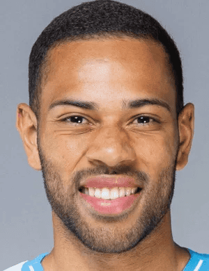 Sorriso de jogador de futebol do Vasco.