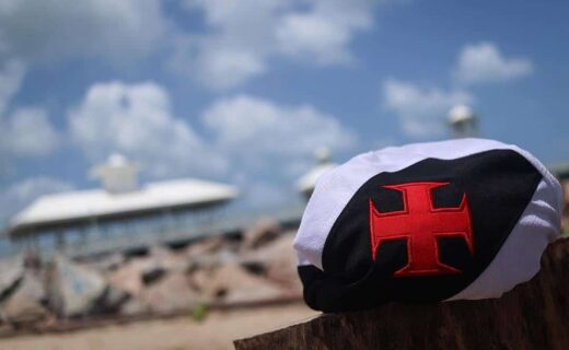 Fita do Vasco da Gama com bordado cruz laterais.