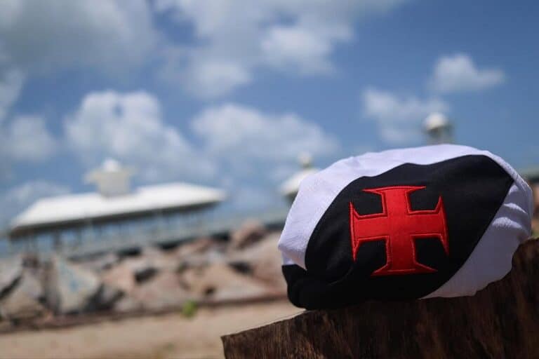 Fita do Vasco da Gama com bordado cruz laterais.