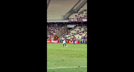 Jogador do Vasco em campo.