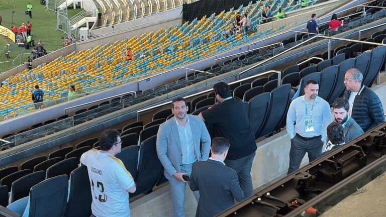 Vasco da Gama no estádio, torcida e bastidores.