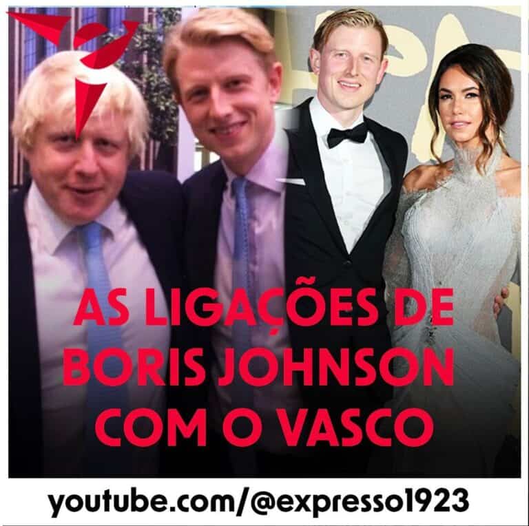 Boris Johnson com pessoas em evento formal.