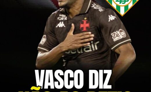 Vasco jogador comemorando gol com postura de paixão.