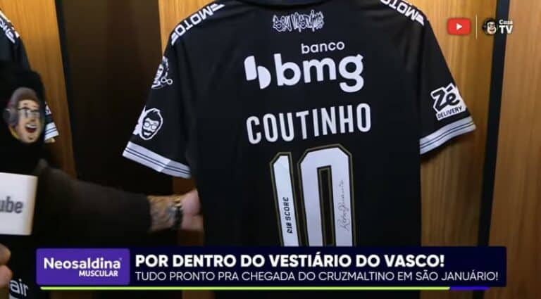 Camisa do Vasco com nome Coutinho e número 10.