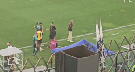 Jogadores do Vasco no campo de treino.