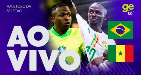 Jogadores do Vasco comemorando vitória.