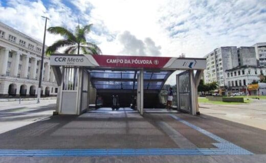Acesso ao Metrô no Campo da Pelada.
