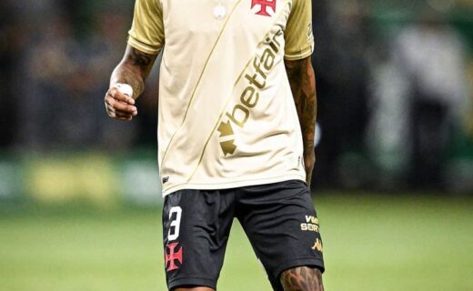 1. Jogador do Vasco em campo.