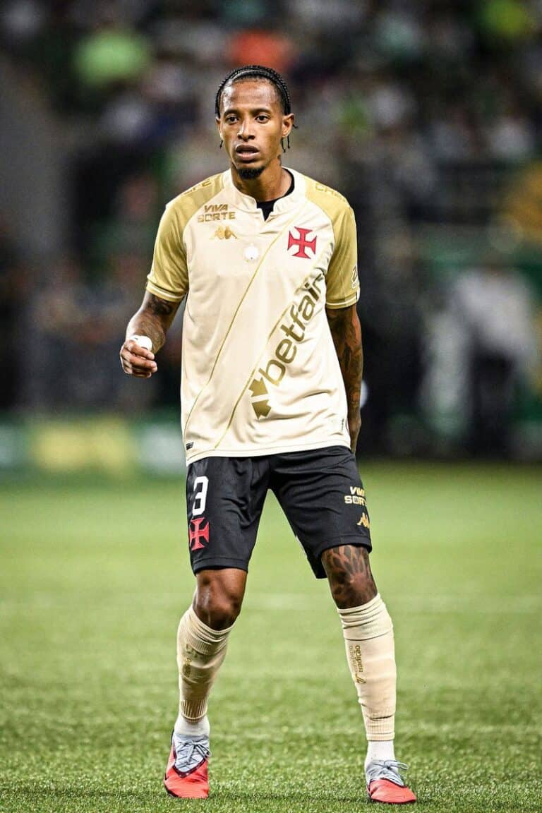 1. Jogador do Vasco em campo.