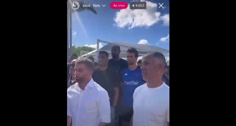 Jogadores do Vasco em evento ao ar livre.