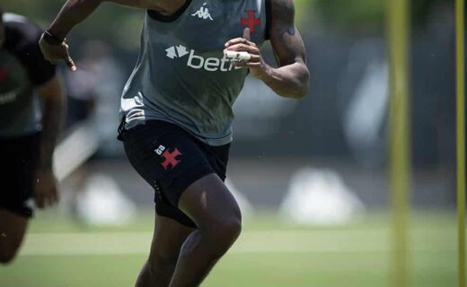 Atleta treinando corrida de velocidade.