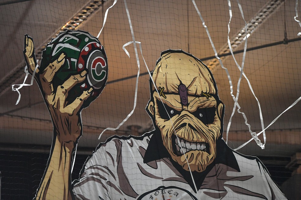 20251211-205453-1-9-torcida-do-vasco-provoca-fluminense-em-mosaico-na-semifinal-da-copa-do-brasil-foto-thiago-ribeiroagif Torcida do Vasco provoca Fluminense em mosaico na semifinal da Copa do Brasil — Foto: Thiago Ribeiro/AGIF