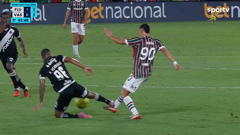 20251214-233733-1-4-paulo-henrique-faz-falta-em-serna-em-vasco-x-fluminense-foto-reproducaosportv-1 Paulo Henrique faz falta em Serna em Vasco x Fluminense — Foto: Reprodução/Sportv