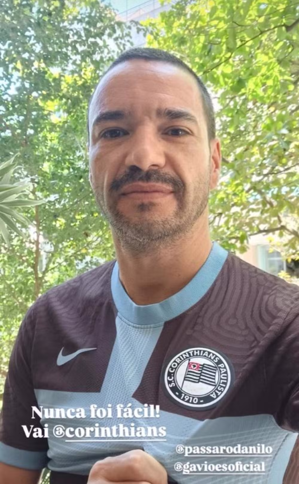 Caio Blat exibe camisa do Corinthians em dia de final da Copa do Brasil entre o time paulista e o Vasco — Foto: Reprodução/Instagram