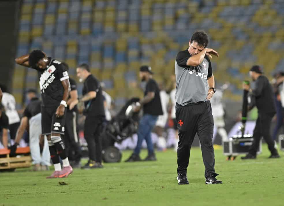 20251230-073513-1-89-gb-e-diniz-lamentam-derrota-do-vasco-para-o-corinthians-foto-andre-durao GB e Diniz lamentam derrota do Vasco para o Corinthians — Foto: André Durão
