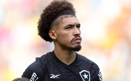 Adryelson, zagueiro do Botafogo