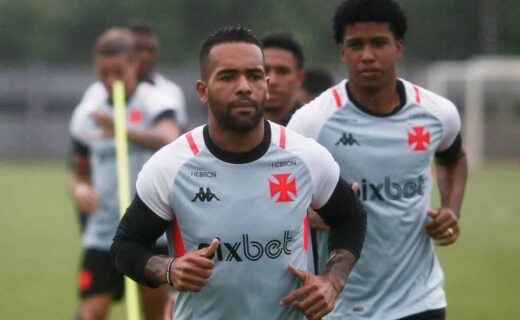 Alex Teixeira e Andrey Santos em treino do Vasco