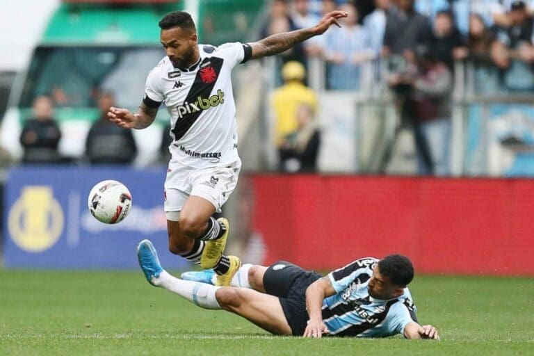 Alex Teixeira durante o jogo contra o Grêmio