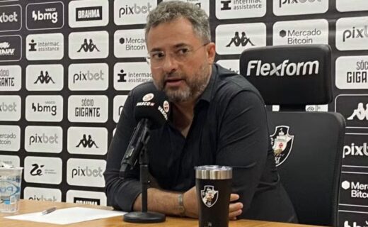 Alexandre Mattos na entrevista de apresentação pelo Vasco