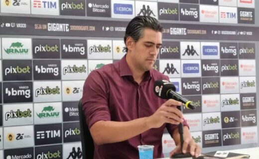 Paulo Bracks durante pronunciamento no CT Moacyr Barbosa