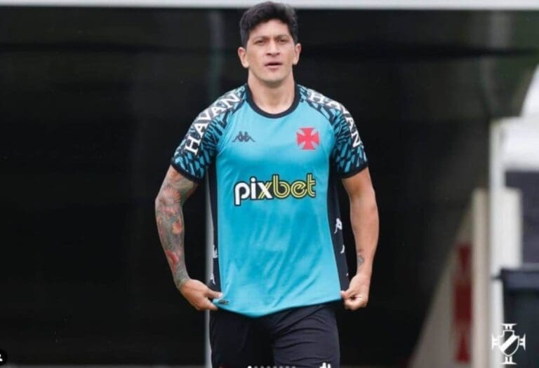 com novo uniforme de treino (Fonte: Rafael Ribeiro/Vasco)