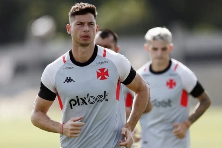 Manuel Capasso treino no CT Moacyr Barbosa