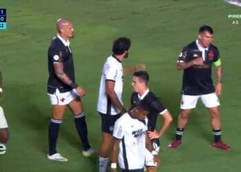 Confusão entre Medel e Diego Costa