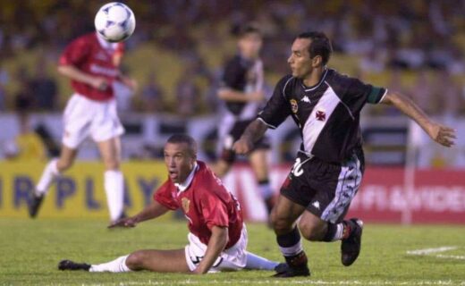 Edmundo em ação pelo Vasco contra o Manchester United