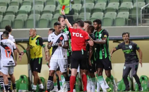 Expulsão de Iago Maidana em América-MG x Vasco