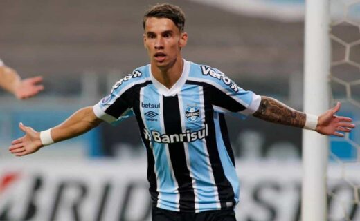 Ferreira, atacante do Grêmio