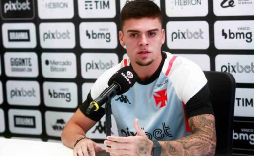 Gabriel Pec em entrevista no CT Moacyr Barbosa