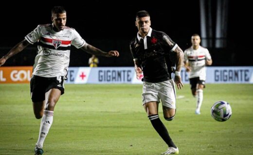 Gabriel Pec em ação pelo Vasco contra o São Paulo