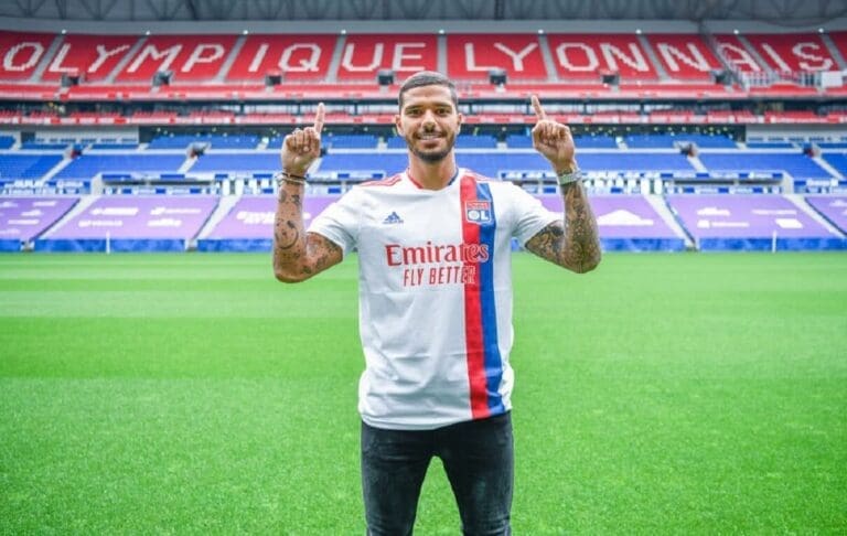 Henrique foi anunciado oficialmente pelo Lyon-FRA