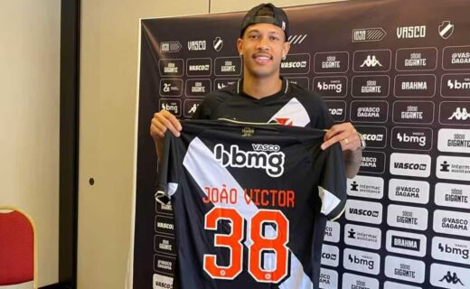 João Victor é apresentado no Vasco