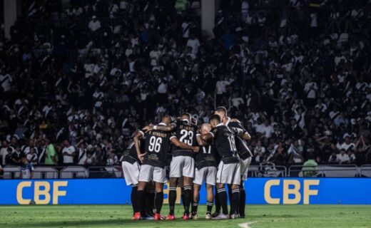 Jogadores do Vasco em jogo contra o América-MG