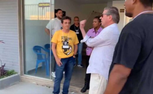 Jorge Salgado faz gesto de Banana para vascaínos